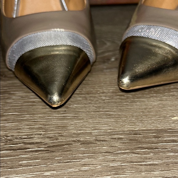 Cosmopolitan Gold and Gray Elegant Heels - Picture 10 of 16